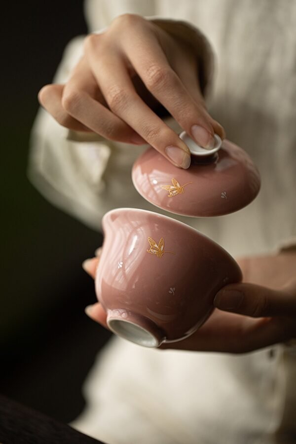 "Cowpea Red" Ceramic Lidded Bowl – Gilded Butterfly Gongfu Tea Set, Home Tea Bowl, Gold and Silver Inlaid Dancing Butterfly Lidded Bowl