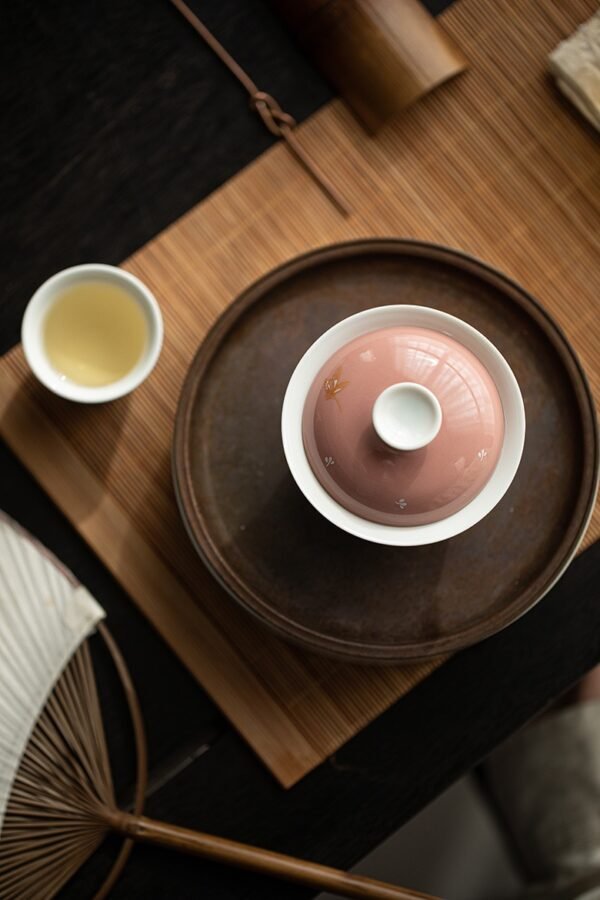 "Cowpea Red" Ceramic Lidded Bowl – Gilded Butterfly Gongfu Tea Set, Home Tea Bowl, Gold and Silver Inlaid Dancing Butterfly Lidded Bowl